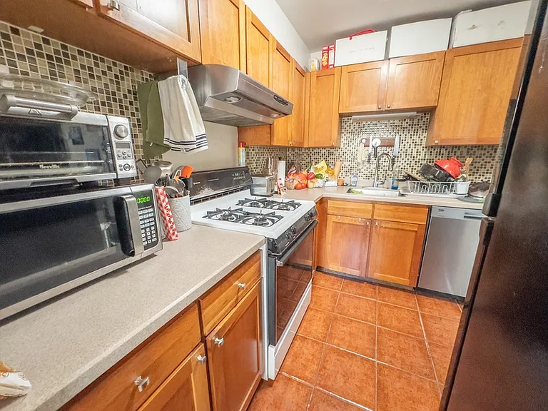169 Erie St #2 — Photo 7