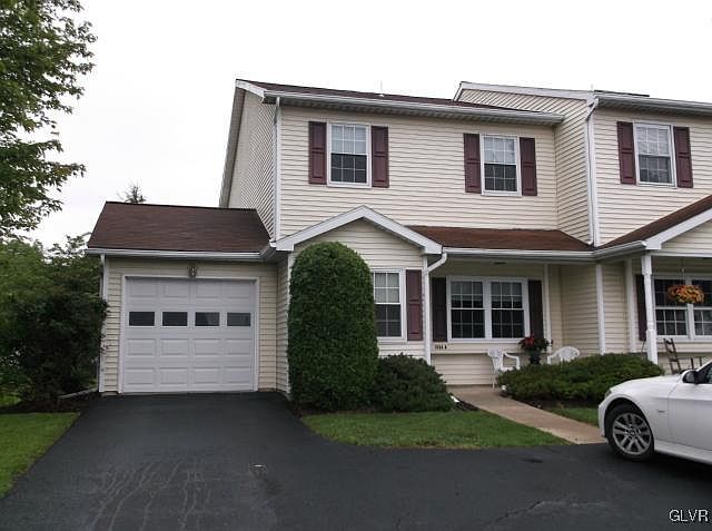 1st image of 1004A Briarwood Dr