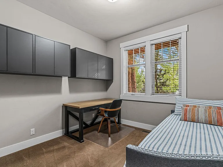 2333 NW Lolo Dr — Photo 16