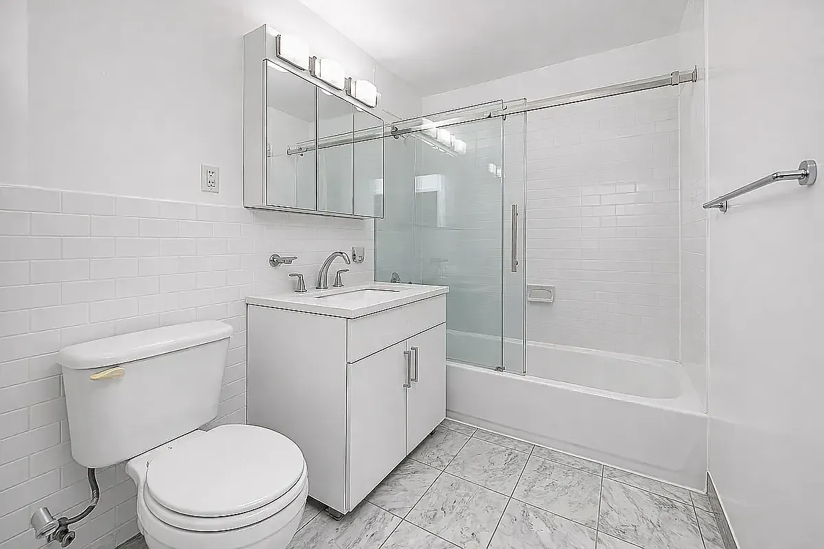 165 East 35th Street — Photo 4