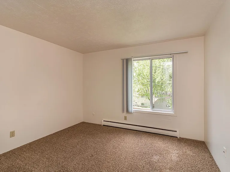 Brentwood Apartments: One Bedroom Apartment