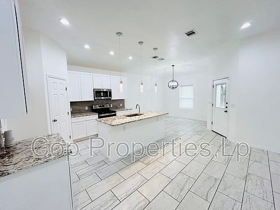 3rd image of 515 S San Gabriel Ave