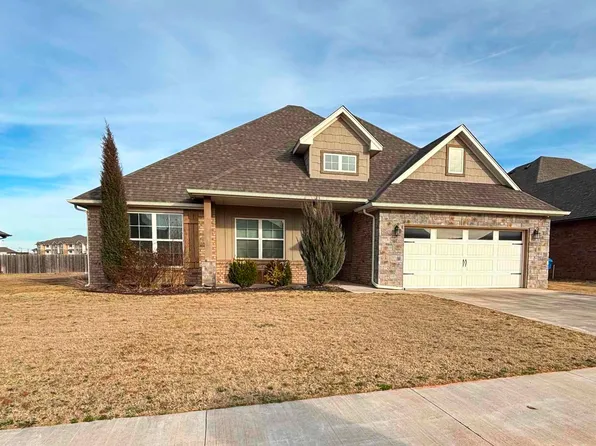 1013 Stonebridge Village Dr, Enid, OK 73703