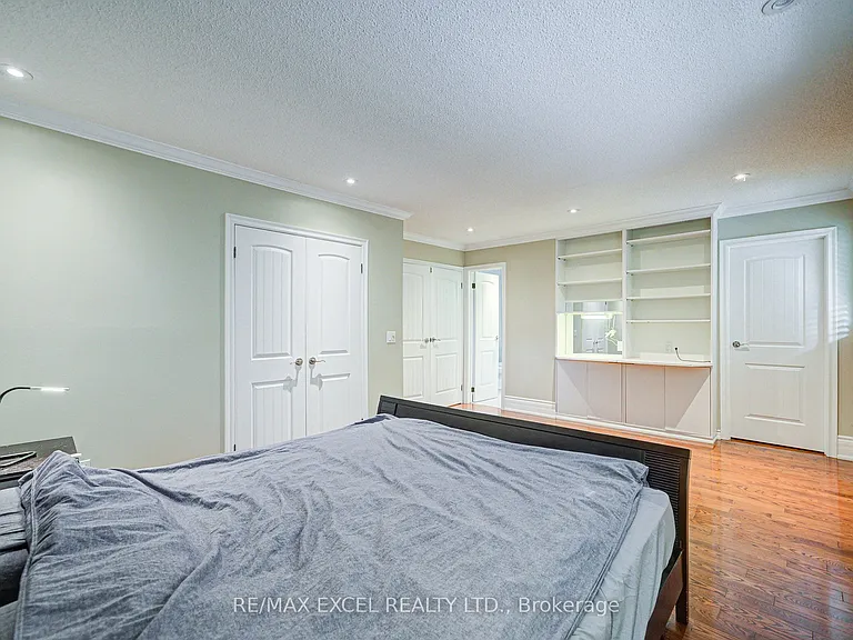 108 Babcombe Dr — Photo 31