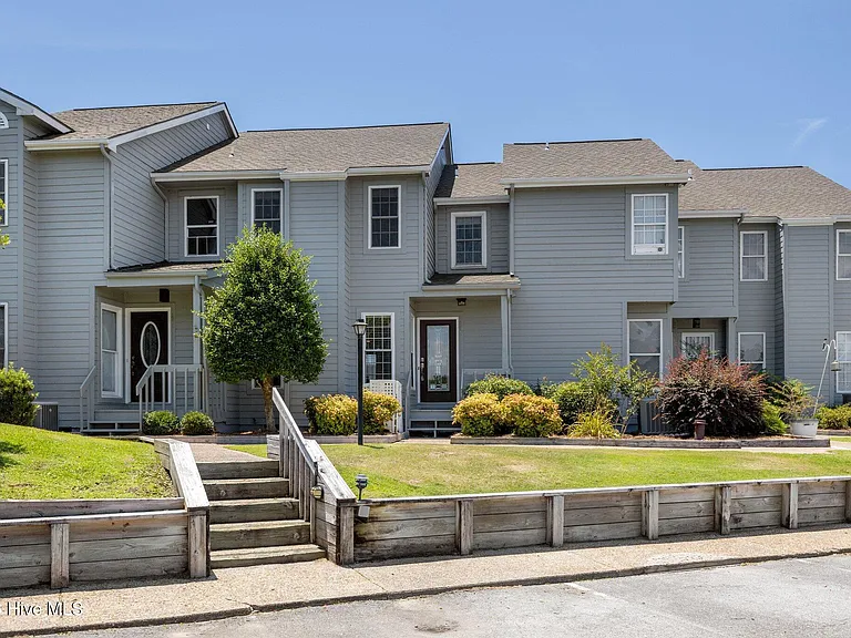8711 Plantation Dr #302 — Photo 29
