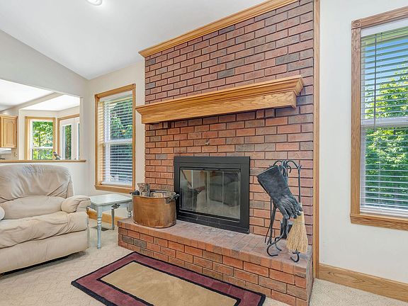 4th image of 1195 Gatewood Ln