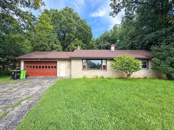 8601 Big Bend ROAD, Waterford, WI 53185