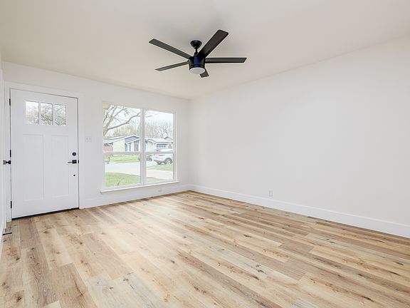 5th image of 2508 Lakehurst Dr