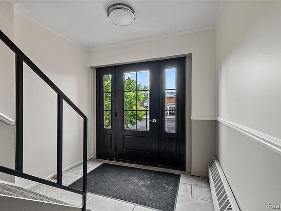 5th image of 803 Plate St Unit 207