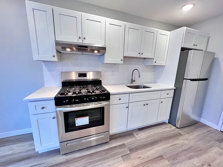 159 12th Ave #402 — Photo 4