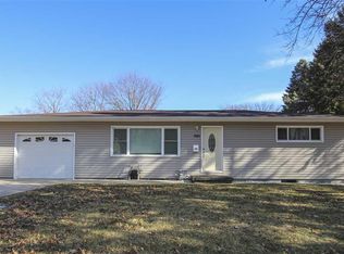 655 Alpine Dr, Waterloo, IA 50702