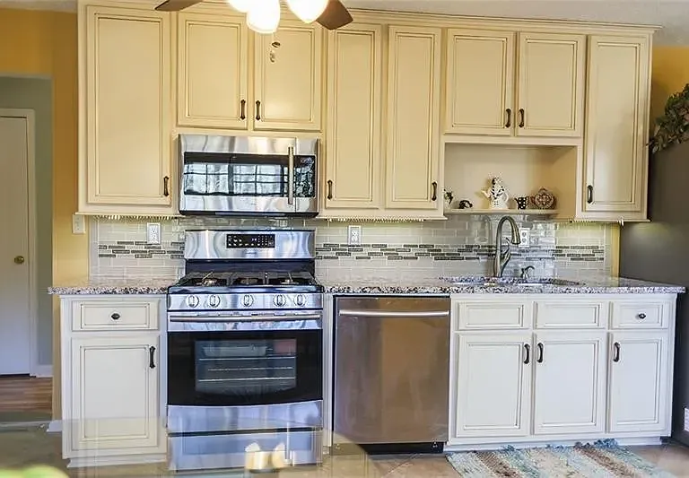 Ember Cir — Photo 23