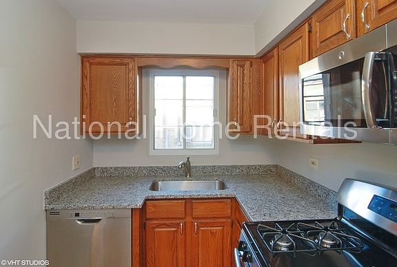 4th image of 1541 Monroe Ave APT 3