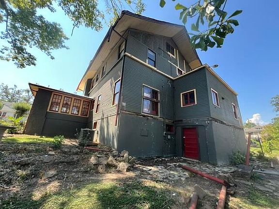 2nd image of 515 E 4th St