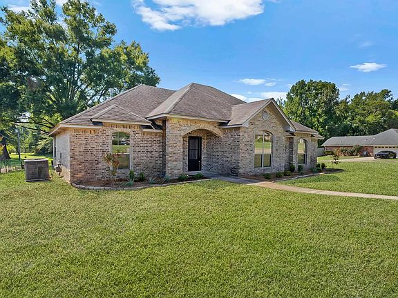 4th image of 1002 Brown Dr