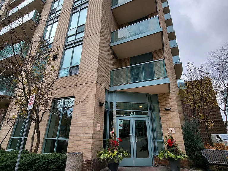 20 Olive Ave #802 — Photo 1