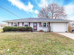 303 Rosewood Dr, Washington, IL 61571