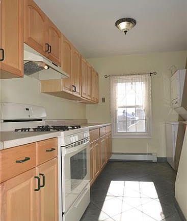3rd image of 302 Hayward St Floor 2