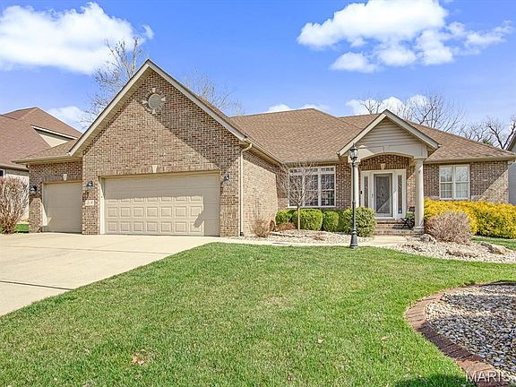 2nd image of 9 Timber Bluff Ct