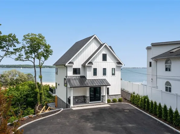 1228 Washington Drive, Centerport, NY 11721