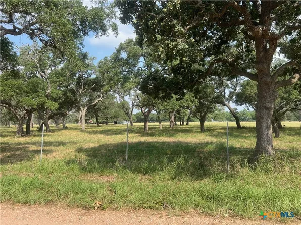 0 Neal Rd, Yoakum, TX 77995