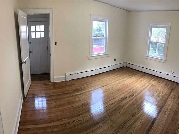 3rd image of 15 George St