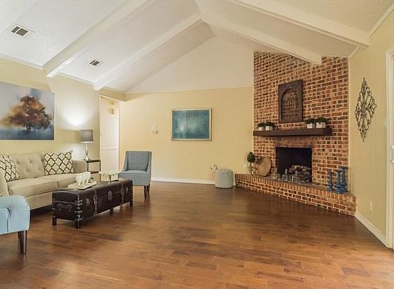 4th image of 2101 Southern Oaks Dr
