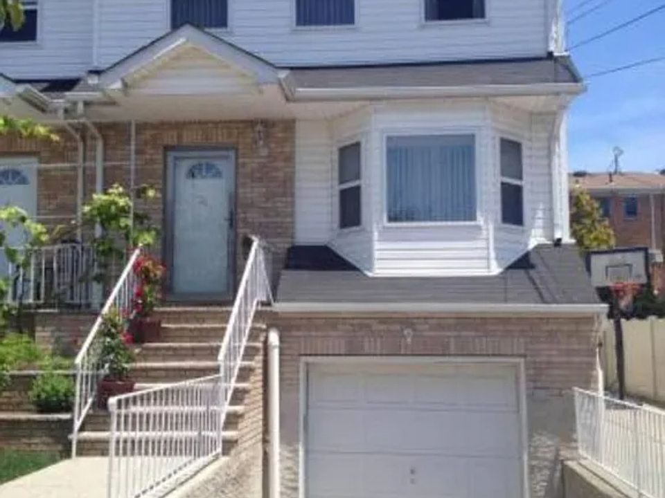 1st image of 27 Piave Ave #2
