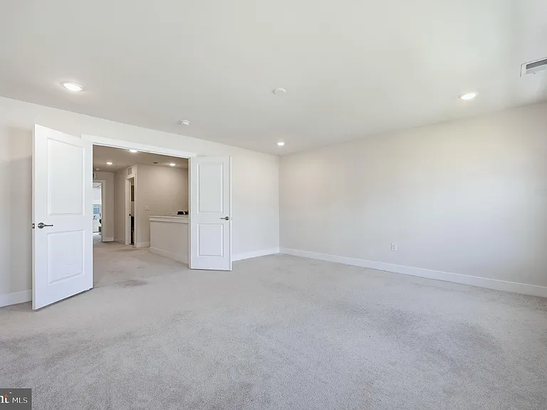 933 Anvil Ct — Photo 14