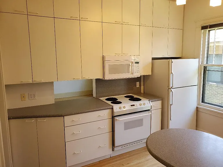 1312 Douglas Ave #2 — Photo 11