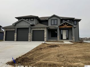 11518 S 117th Ave, Papillion, NE 68046
