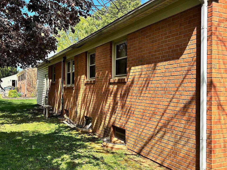 2nd image of 305 N Pope St