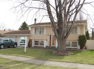 2209 S 22nd St, Grand Forks, ND 58201