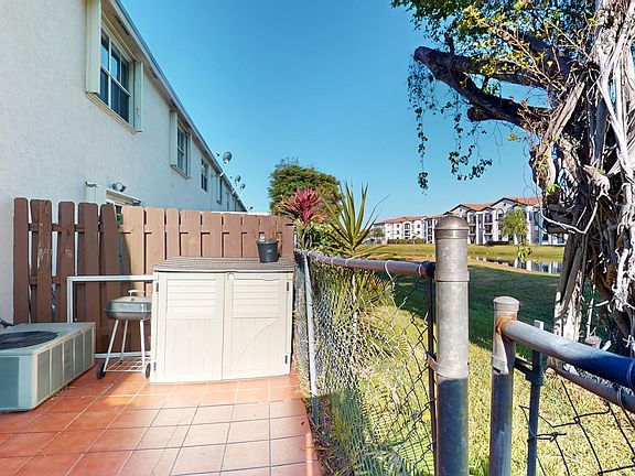 2nd image of 9191 Fontainebleau Blvd #312