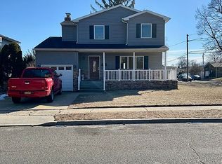 2810 Genesee St, Bellmore, NY 11710