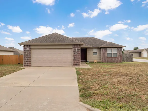 4364 W Nicholas St, Springfield, MO 65802