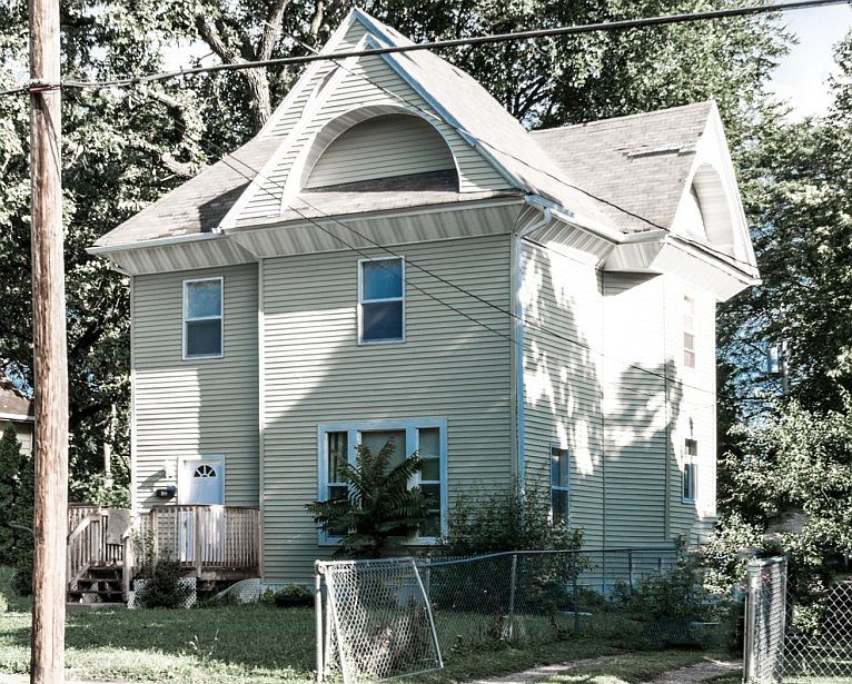 2nd image of 1519 Washington Ave