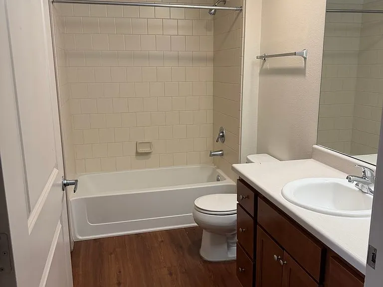 1305 N Peoria St — Photo 6