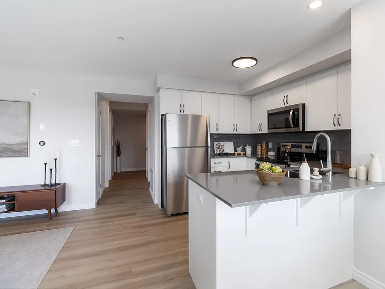 425 Watson Pkwy N — Photo 39