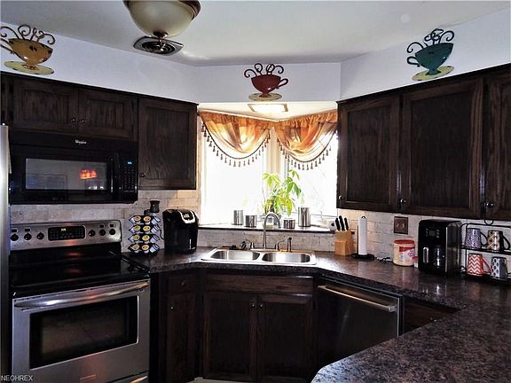 5th image of 306 Griswold Dr