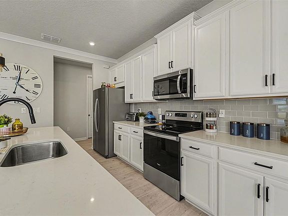 5th image of 5975 Timberdale Ave