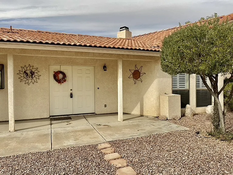 3375 Sharon Ln — Photo 2