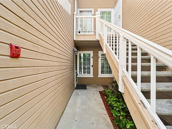 3rd image of 3860 Amberly Dr Unit F