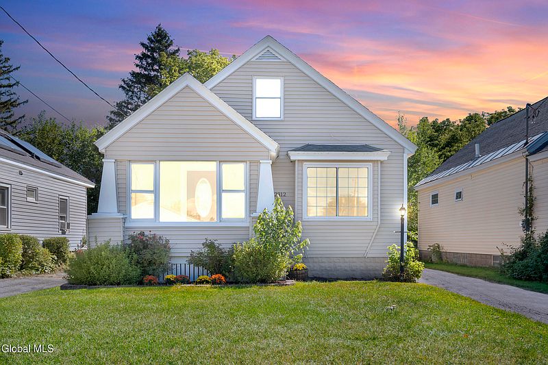 2nd image of 2812 Edgewood Avenue