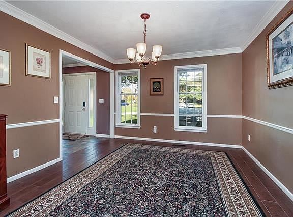 5th image of 3902 NE Woodridge Dr
