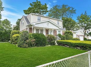 2445 Jefferson St, East Meadow, NY 11554