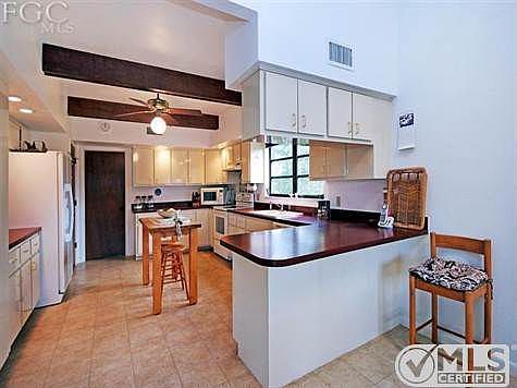 Large Open Kitchen w/ oversized Laundry room