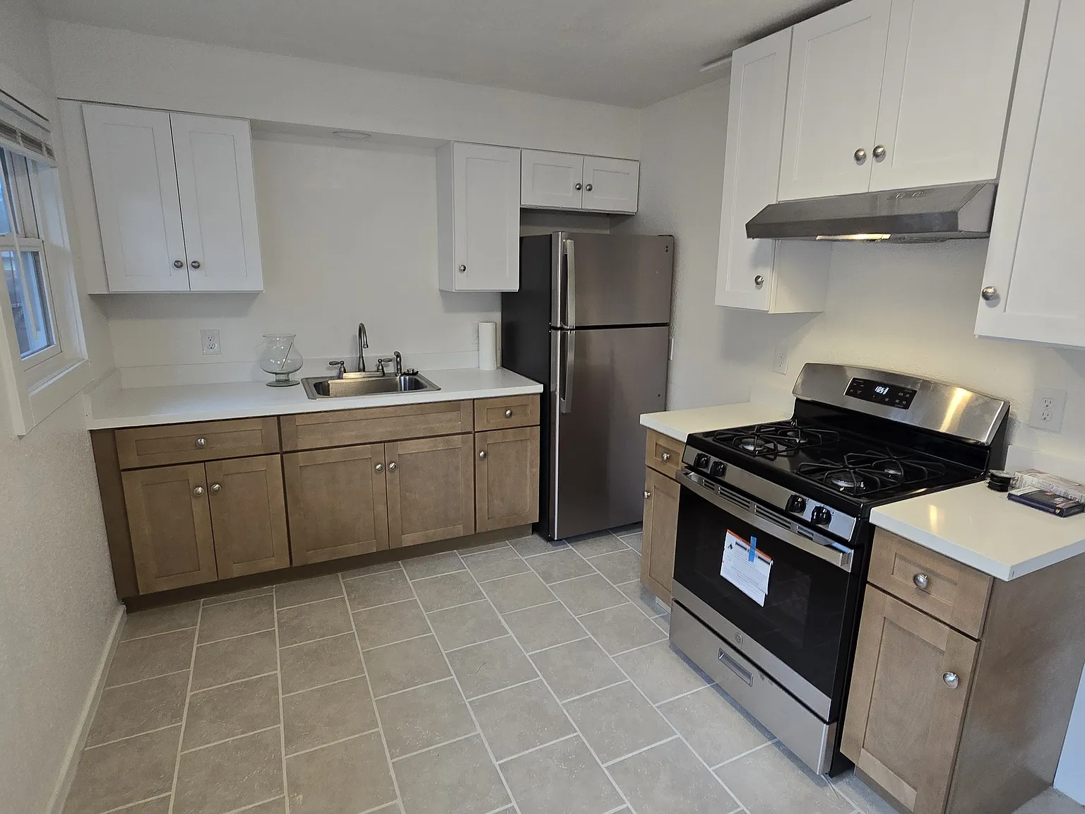 2 bed, 884 sqft, $2,600 — Photo 3