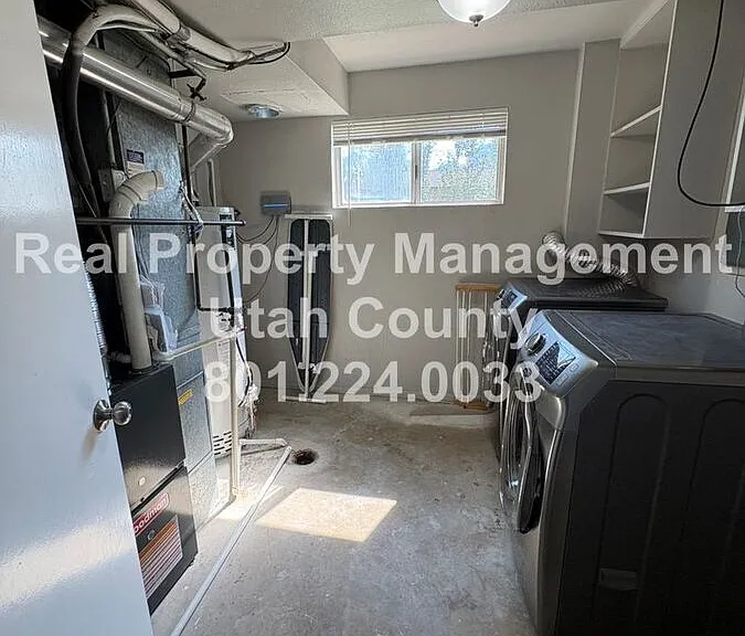 1474 N 375 W #B — Photo 3