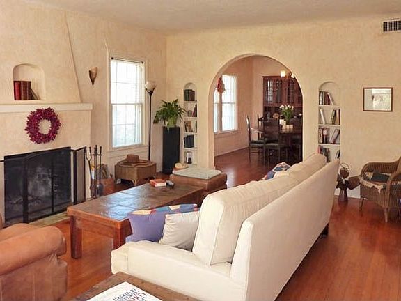 3rd image of 471 Furr Dr